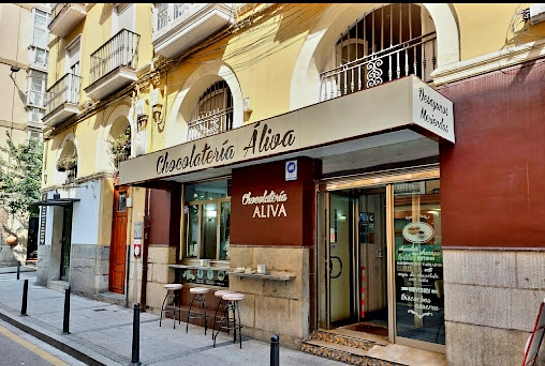 Fachada de la Chocolatería Áliva en la calle Daoiz y Velarde de Santander