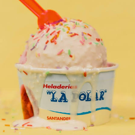 Fachada histórica de Heladerías La Polar en el Paseo de Pereda de Santander