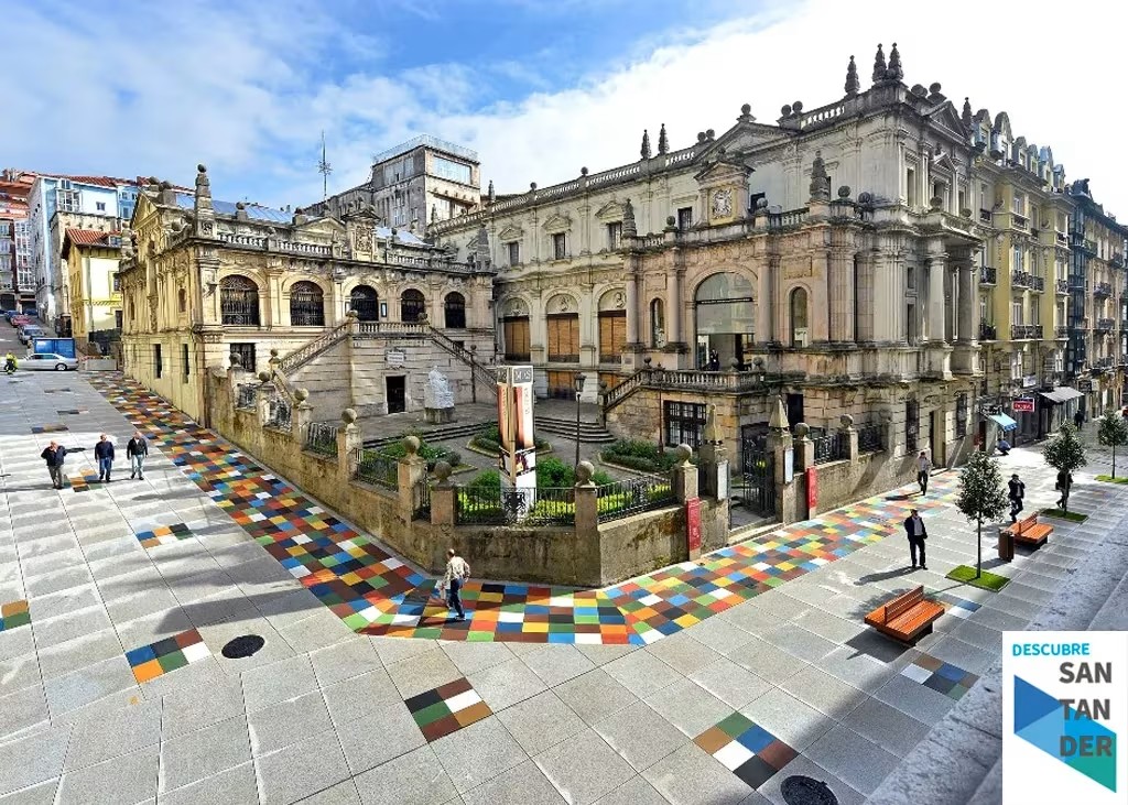 Sala de pintura clásica española en el interior del MAS, antiguo Museo de Bellas Artes de Santander