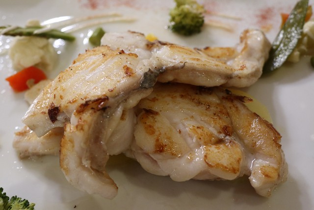 Comedor o fachada del Restaurante Augusto junto al mercado de San Vicente de la Barquera