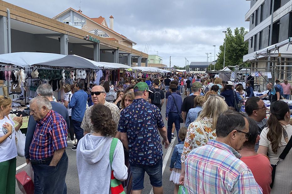 Puesto de conservas y salazones en el mercadillo de Santoña, Calle Sor María del Carmen.